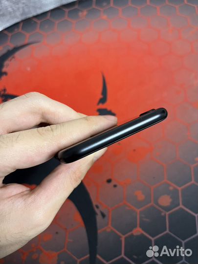 iPhone SE (2020), 64 ГБ