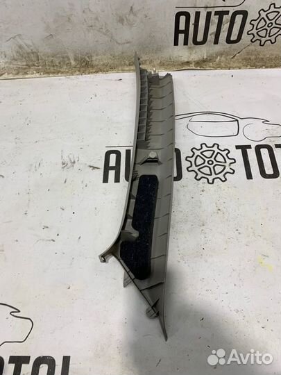 Накладка стойки передняя правая Toyota Corolla 150