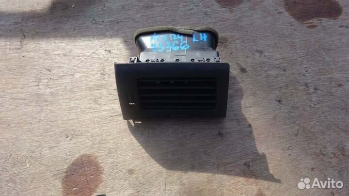 Дефлектор левый Toyota Allex NZE124 1NZ-FE 2004/6