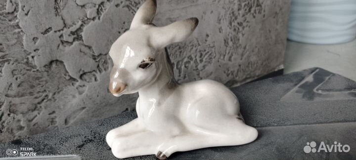 Статуэтка фарфоровая 