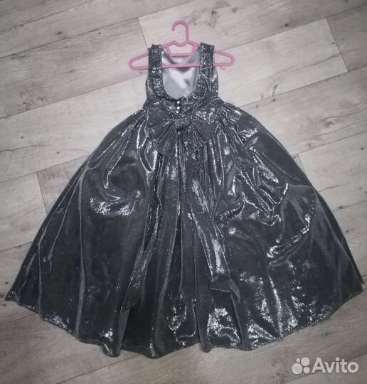 Платье праздничное