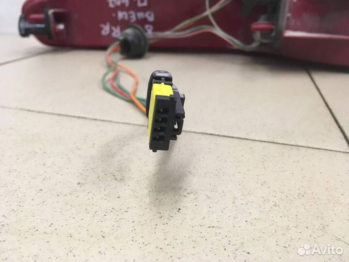 Фонарь задний наружный правый 607 2000-2010