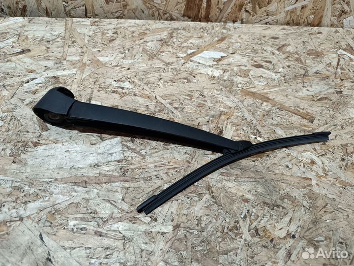 Поводок стеклоочистителя задний Volkswаgen Skoda