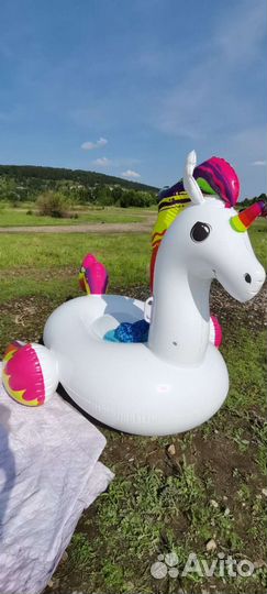 Надувной единорог
