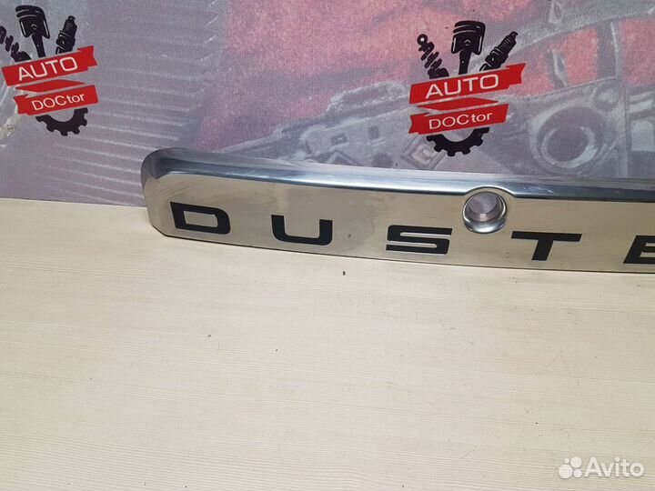 Молдинг крышки багажника Renault Duster 1