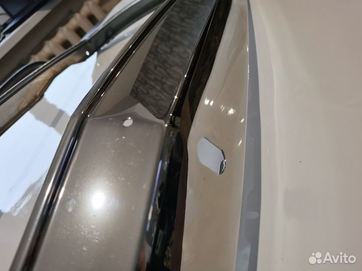 Хром-рамка решетки радиатора Mercedes W116
