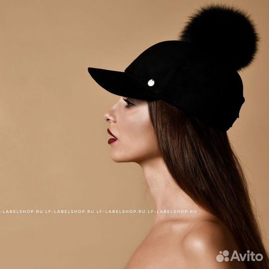 Кепка женская, черная, натуральная замша