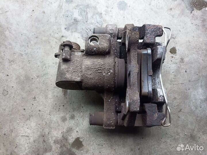 Суппорт задний левый Renault Laguna 2