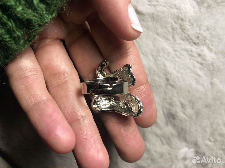 Крупное кольцо змея цвет серебро микро камни