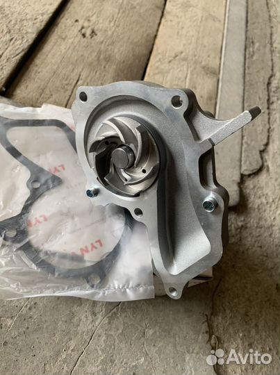 Водяная помпа ford