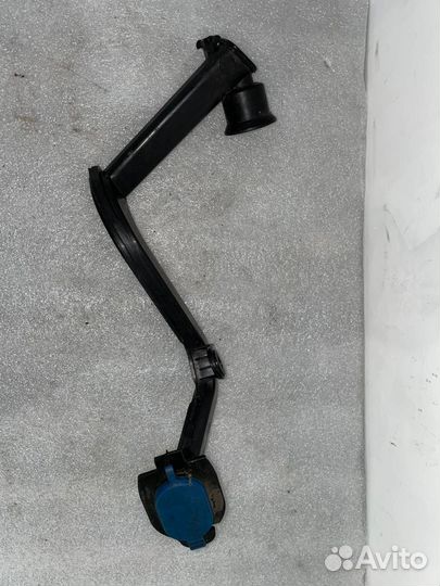 Горловина бачка омывателя переднего Mercedes-Benz