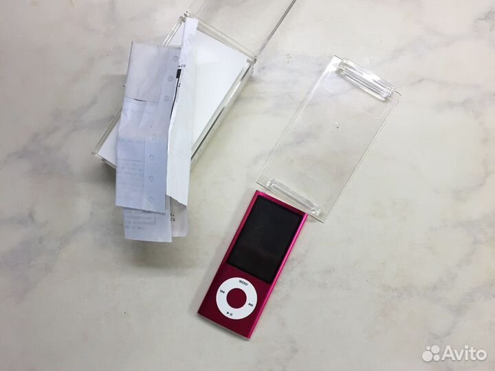 Отличный Плеер iPod nano 5 8 gb в коллекцию