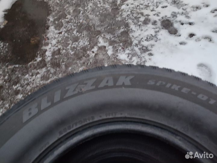 Bridgestone Blizzak Spike-01 255/70 R16