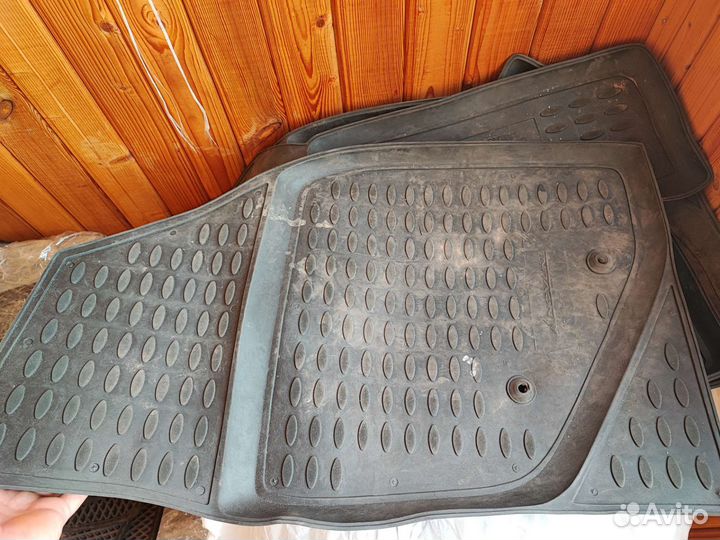 Автомобильные коврики резиновые