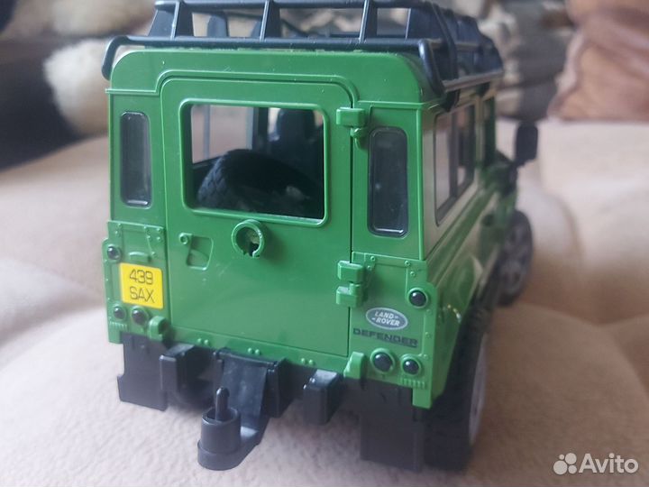 Детская машинка внедорожник landrover defender 110