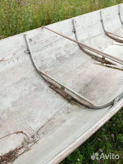 Лодка моторная