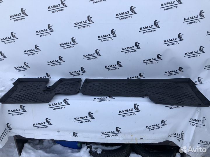 Коврики Камаз из 2-х частей ровный пол