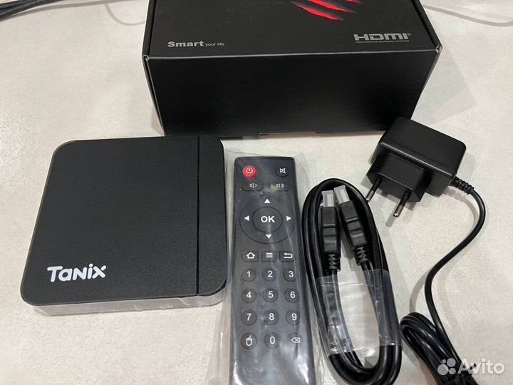 Андроид тв приставка Tanix W2