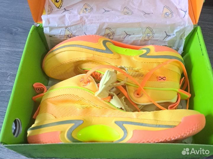 Кроссовки nike tako