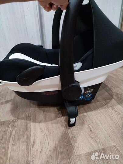 Автолюлька на коляску Hot Mom или Virgin Mary