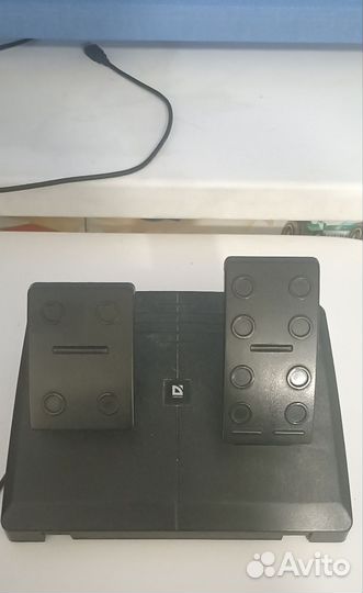 Игровой руль с педалями Defender Forsage GTR