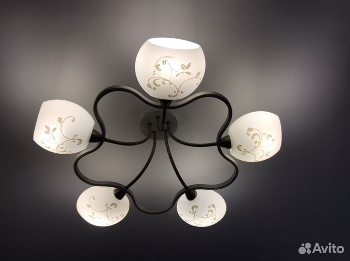 Люстра и 2 светильника