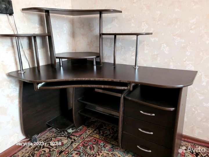 Компьютерный стол