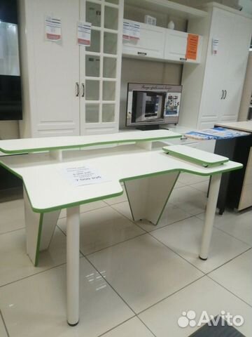 Стол компьютерный