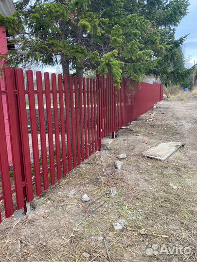 Забор из евроштакетника