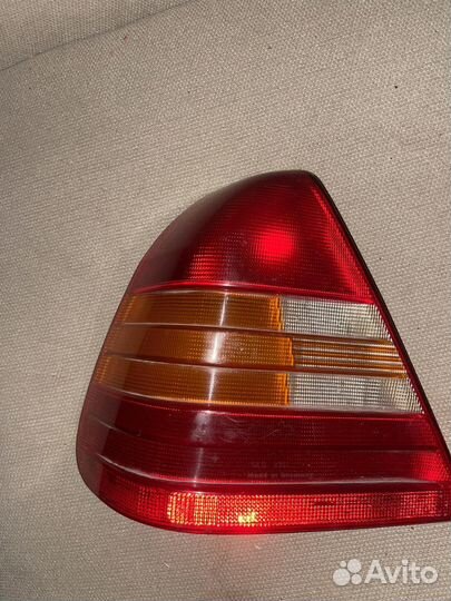 Фонарь задний Mercedes Benz W202