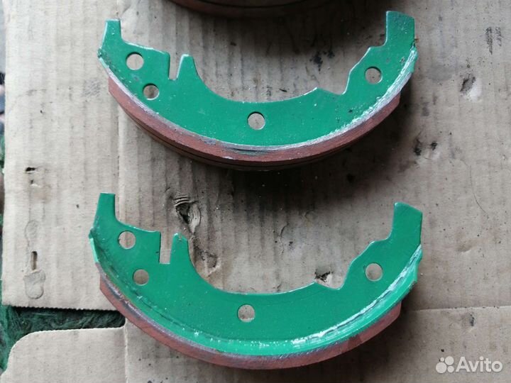 Тормозные колодки задние таврия