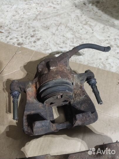 Передние суппорта Audi 80 B4