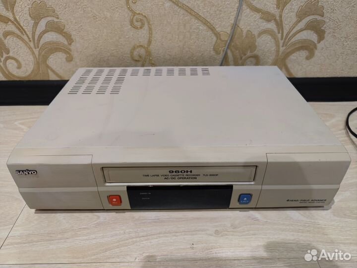 Видеомагнитофон Sanyo TLS-9960P