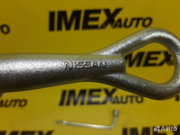 Балонник буксировочный крюк Nissan Teana J32