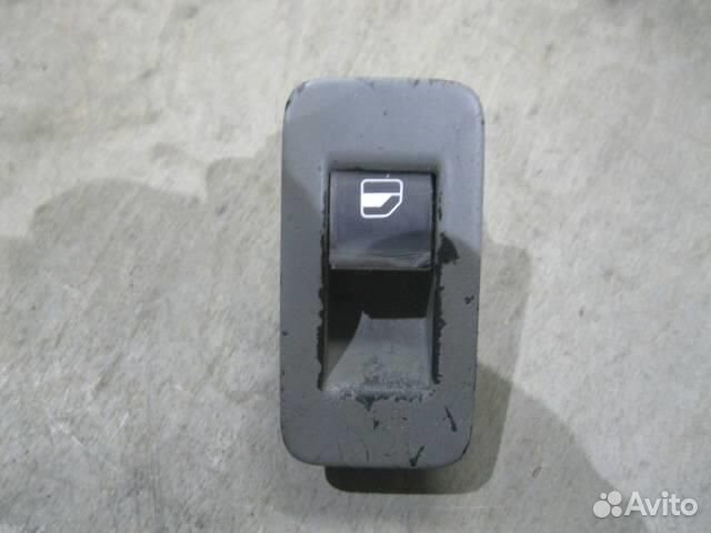 Кнопка стеклоподъемника передней левой двери от V