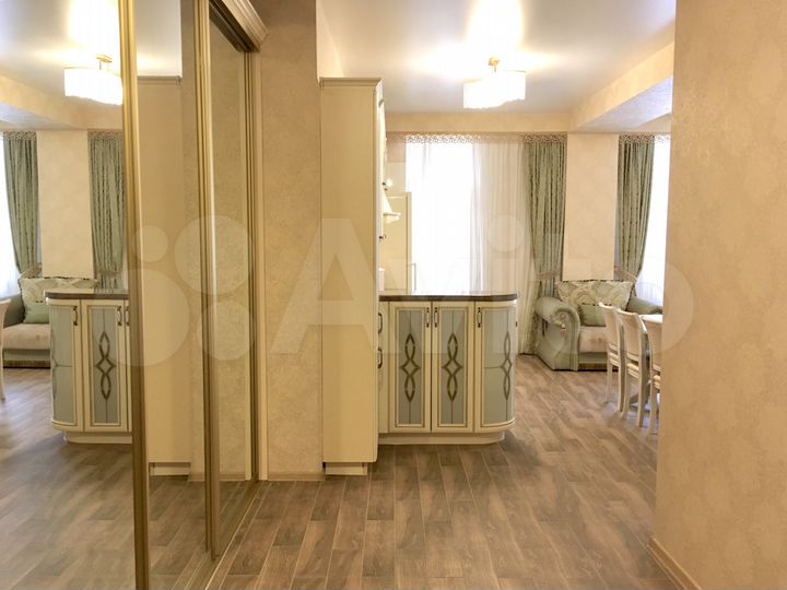 3-к. квартира, 90 м², 2/10 эт.