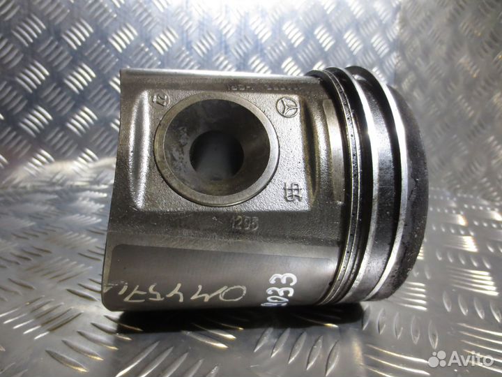 Поршень Mercedes-Benz A4570301237
