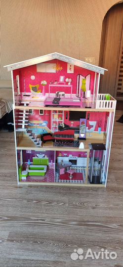 Кукольный домик с мебелью для Барби