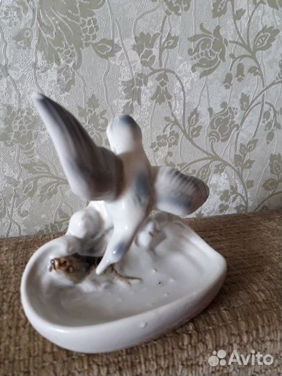 Статуэтка-пепельница Чайка с рыбой
