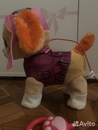 Собачка на пульти управления