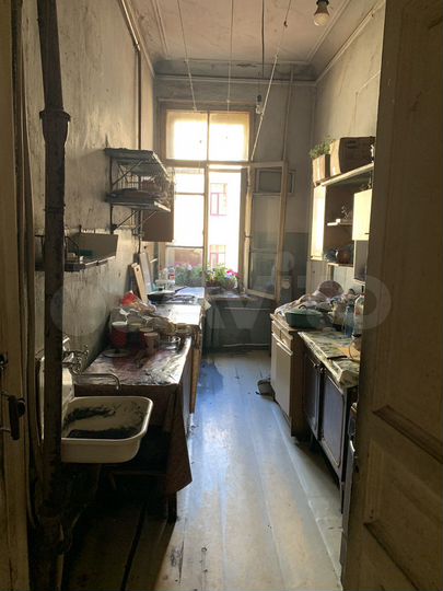 Комната 18 м² в 5-к., 3/5 эт.