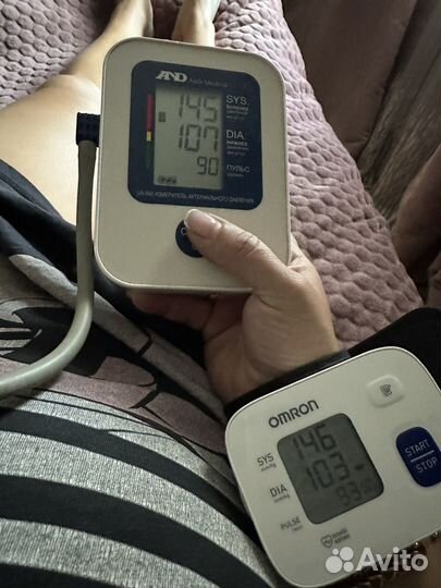 Тонометр на запястье omron