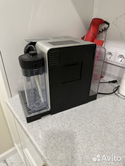 Капсульная кофемашина Делонги