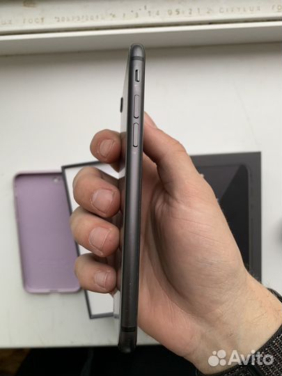 iPhone 8, 64 ГБ