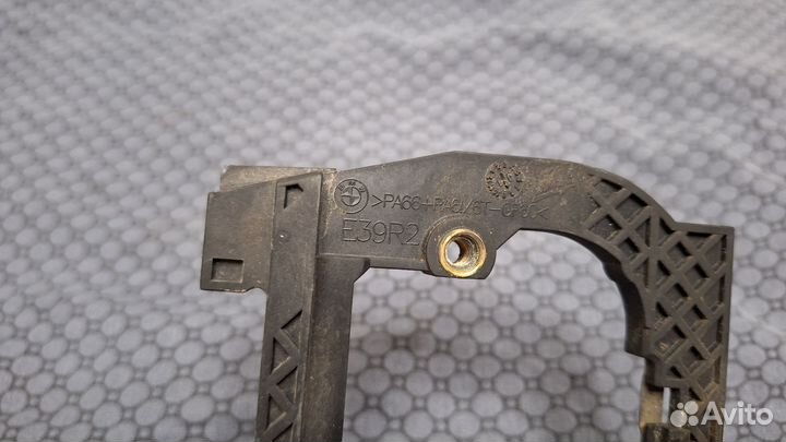 Кронштейн ручки задний правый Bmw e39