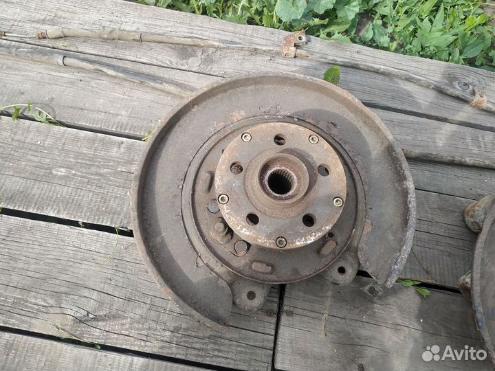 Ступицы задние R180 Subaru STI Brembo