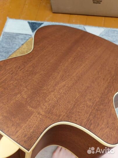 Электроакустическая гитара Fender newporter