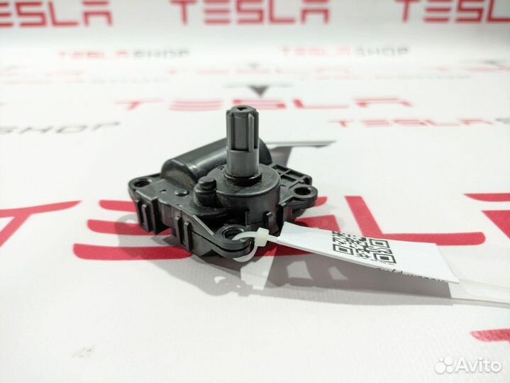 Сервопривод печки салона (печки) Tesla Model 3