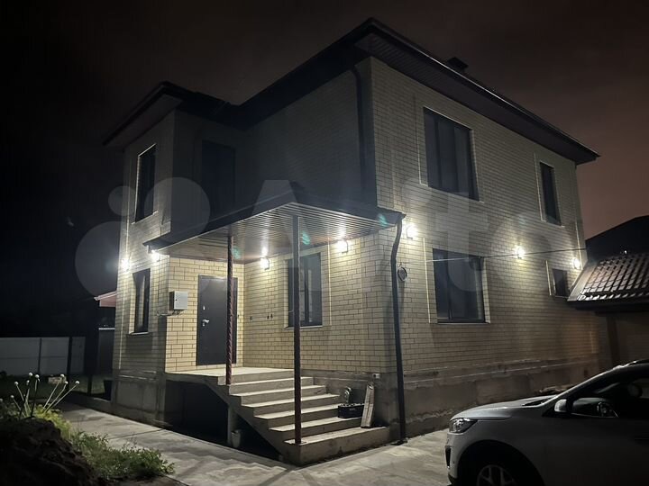 Дом 240 м² на участке 7,5 сот.