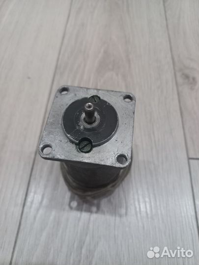Электродвигатель д-25г б/у